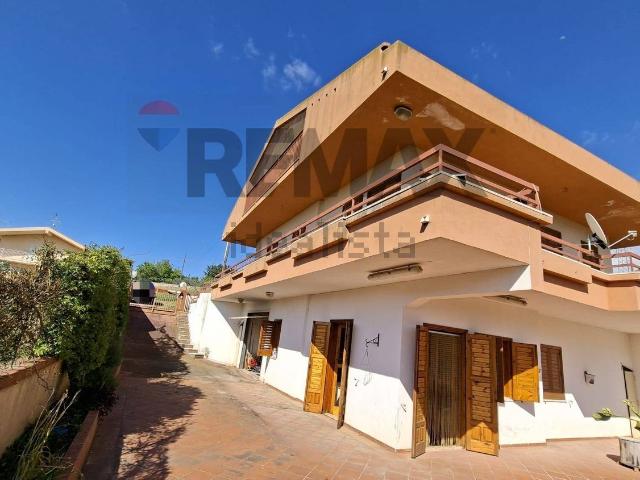 Case e ville in vendita di 238 m² in Contrada Rossa