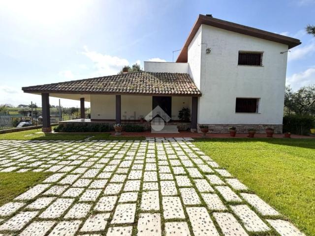 Case e ville in vendita di 238 m² in Strada del Salice Nuovo