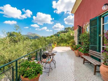 Case e ville in vendita di 239 m² in Piazzetta Reale, 1