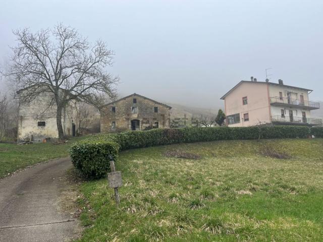 Case e ville in vendita di 2409 m² in Via Castelnuovo Rangone