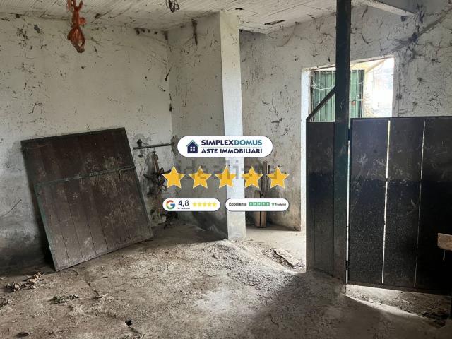 Case e ville in vendita di 2409 m² in Via III Febbraio