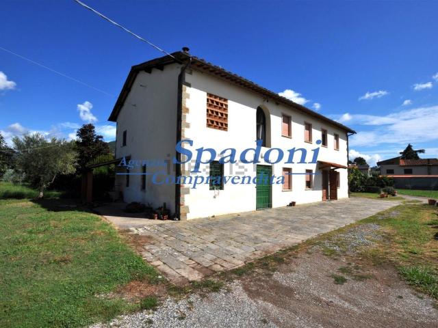 Case e ville in vendita di 240 m²