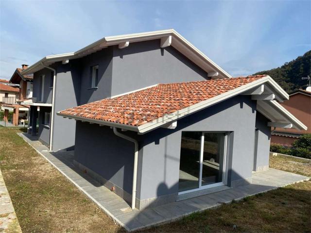 Case e ville in vendita di 240 m²