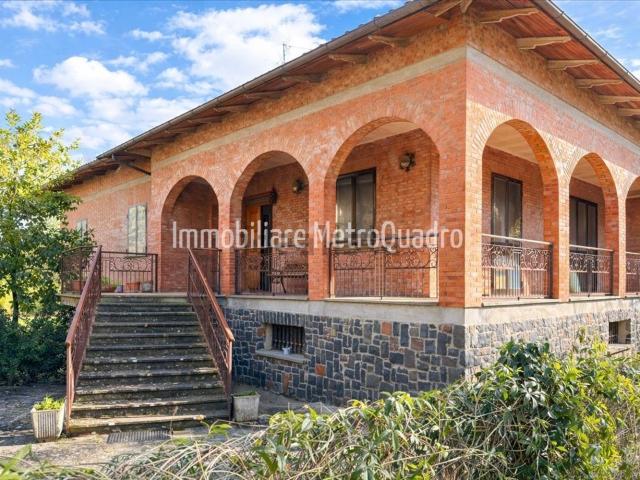 Case e ville in vendita di 240 m²