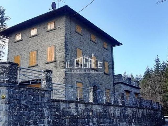 Case e ville in vendita di 240 m²