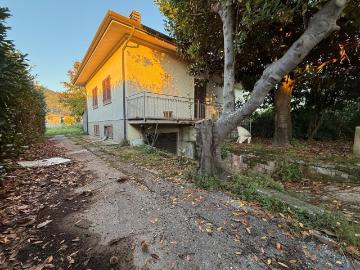 Case e ville in vendita di 240 m²