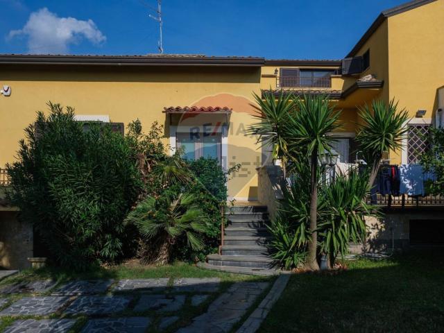 Case e ville in vendita di 240 m²