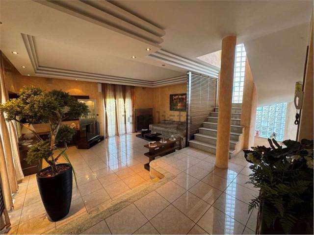 Case e ville in vendita di 240 m²