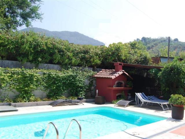 Case e ville in vendita di 240 m²