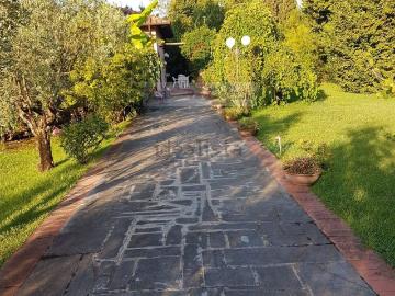 Case e ville in vendita di 240 m²