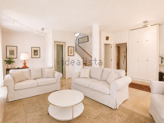 Case e ville in vendita di 240 m²