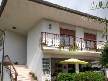 Case e ville in vendita di 240 m²