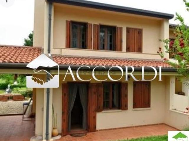 Case e ville in vendita di 240 m²