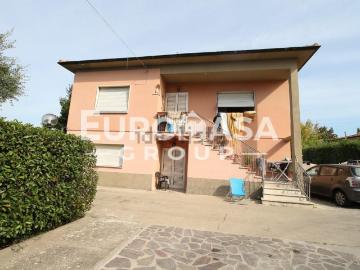 Case e ville in vendita di 240 m² in Traversa I Via Romana, 74