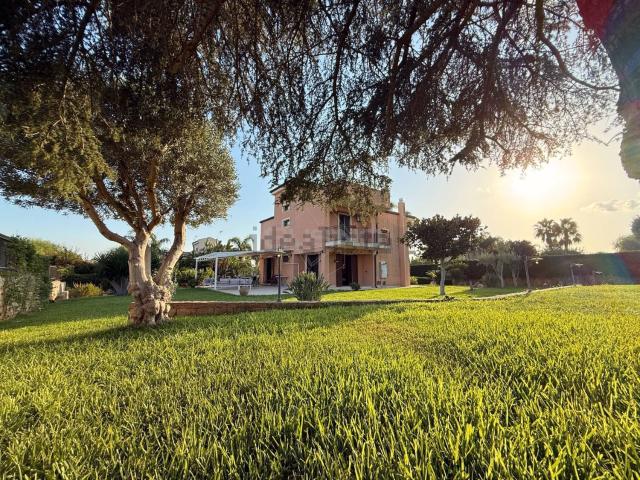 Case e ville in vendita di 240 m² in Traversa Sinerchia