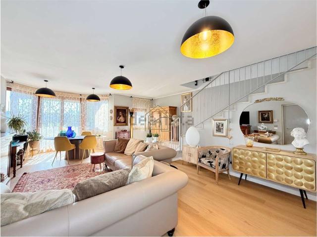 Case e ville in vendita di 240 m² in Via Colombare di Centenaro