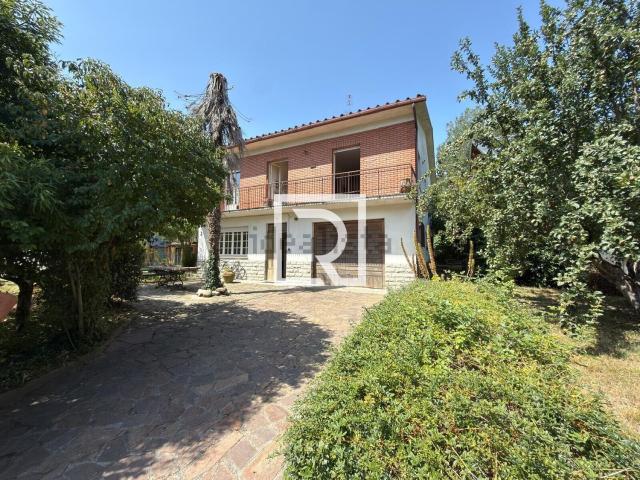 Case e ville in vendita di 240 m² in Via Cavour