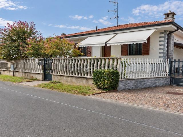Case e ville in vendita di 240 m² in Via Cefalonia, 7
