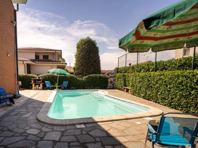 Case e ville in vendita di 240 m² in Via Bellini, 27