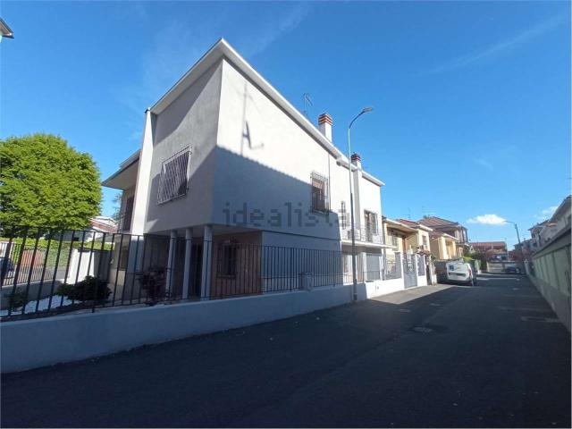 Case e ville in vendita di 240 m² in Via Giuseppe Verdi, 1
