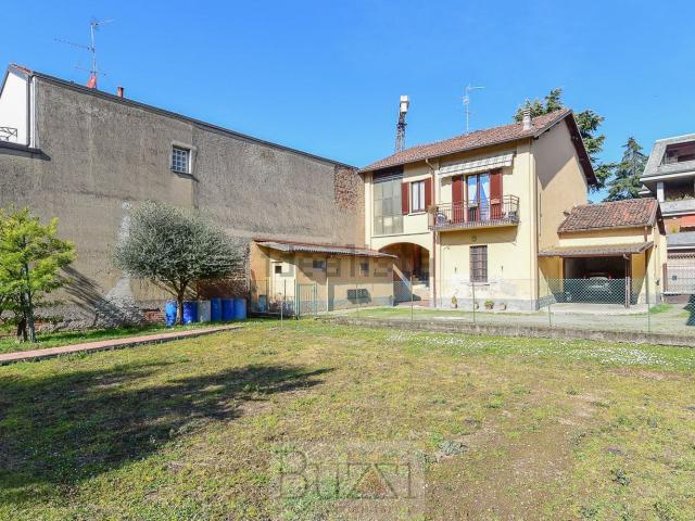 Case e ville in vendita di 240 m² in Via Don Giovanni Minzoni, 22