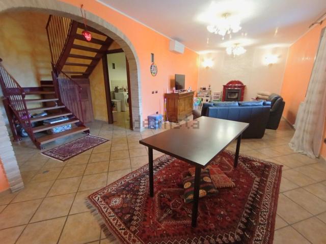 Case e ville in vendita di 240 m² in Via dei Martiri, 59