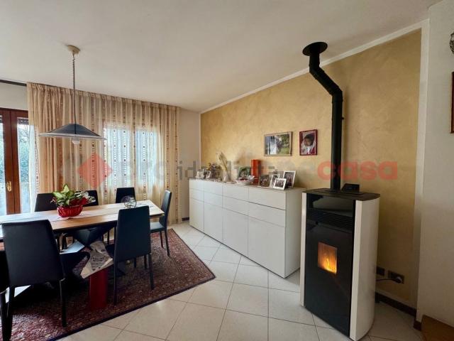 Case e ville in vendita di 240 m² in Via del Mercato