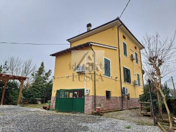 Case e ville in vendita di 240 m² in Via delle Gavine, 166