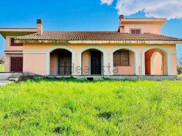Case e ville in vendita di 240 m² in Via di Valle Pozzo, 53