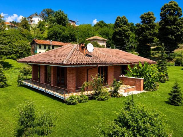 Case e ville in vendita di 240 m² in Via Fonte Solforosa, 38