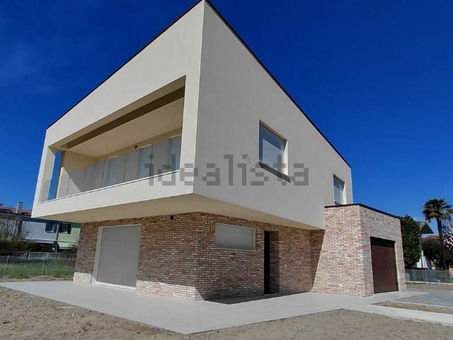 Case e ville in vendita di 240 m² in Via Fornace