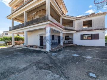 Case e ville in vendita di 240 m² in Via Olindo Marinelli, 51