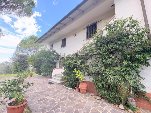 Case e ville in vendita di 240 m² in Via Orbignanese