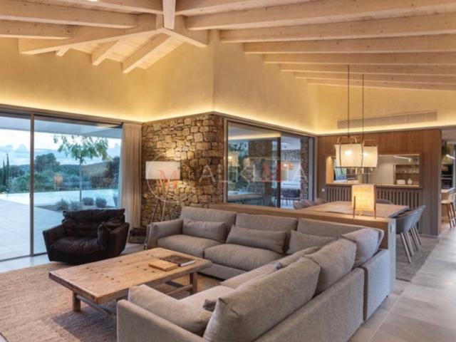 Case e ville in vendita di 240 m² in Via Liguria