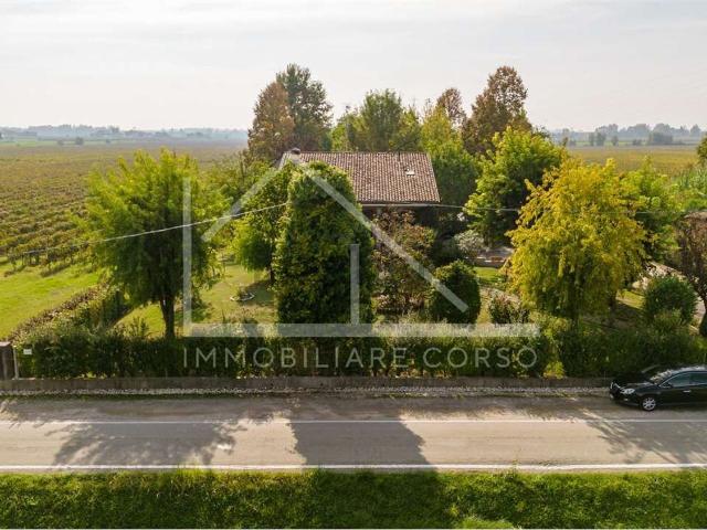 Case e ville in vendita di 240 m² in Via Lupi e Sabbietta