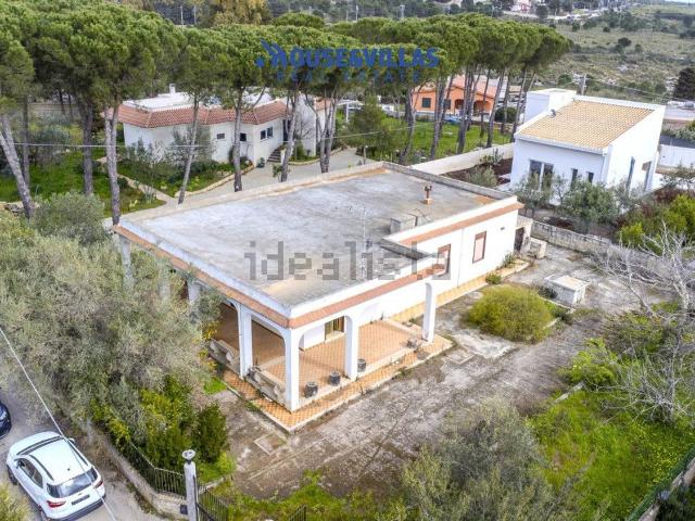 Case e ville in vendita di 240 m² in Via Madonna delle Grazie