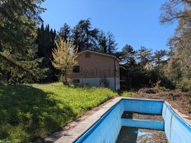 Case e ville in vendita di 240 m² in Via Marino Giroldini, 4