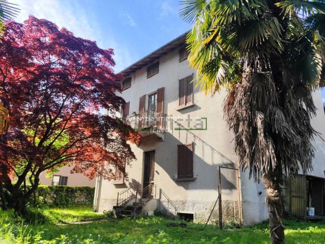 Case e ville in vendita di 240 m² in Via Massimo D&apos Azeglio