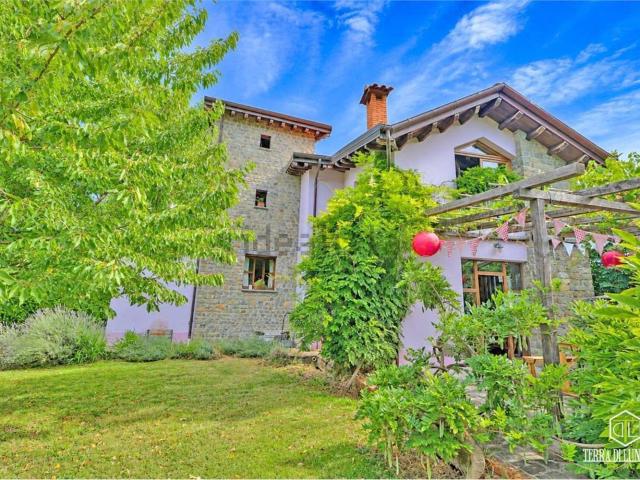 Case e ville in vendita di 240 m² in Via Salano