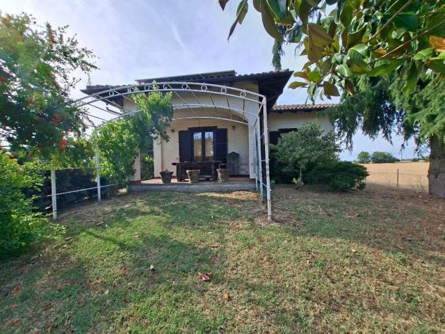 Case e ville in vendita di 240 m² in Via Piacenza