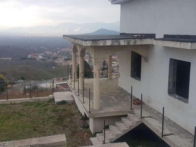Case e ville in vendita di 240 m² in Via Roma