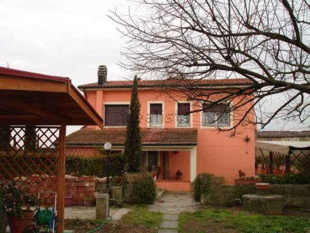 Case e ville in vendita di 240 m² in Via Romana Est