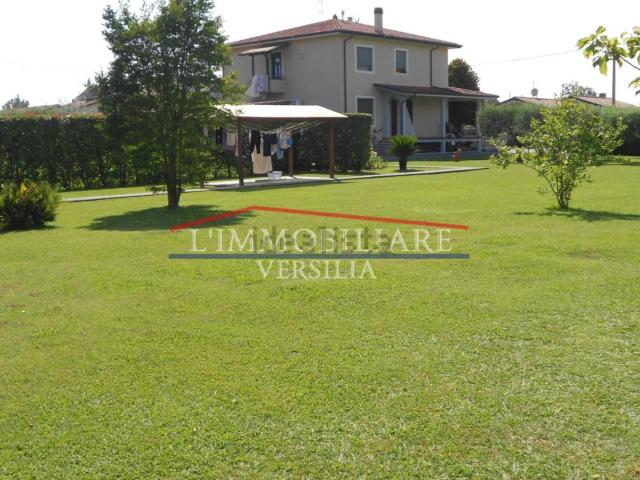 Case e ville in vendita di 240 m² in Via Ricortola, 106