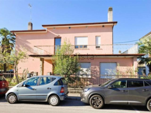 Case e ville in vendita di 240 m² in Via Risorgimento, 16