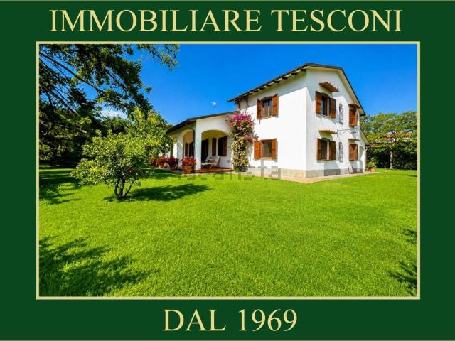 Case e ville in vendita di 240 m² in Via Tonfano