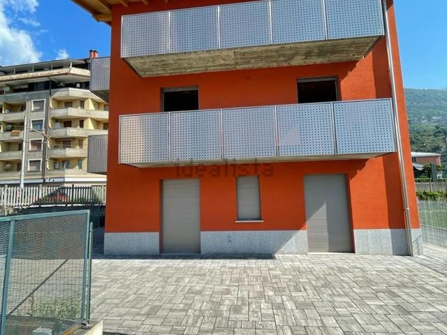 Case e ville in vendita di 240 m² in Via Teglio, 9