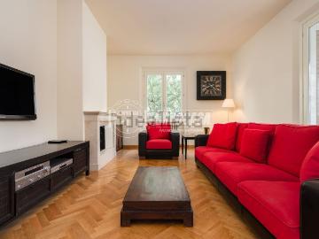 Case e ville in vendita di 240 m² in Viale Sassari, 120