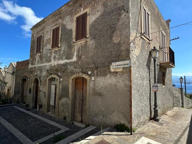 Case e ville in vendita di 240 m² in Vico Bonina