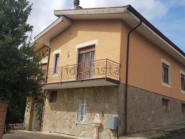 Case e ville in vendita di 240 m² in Frazione BAGARELLO