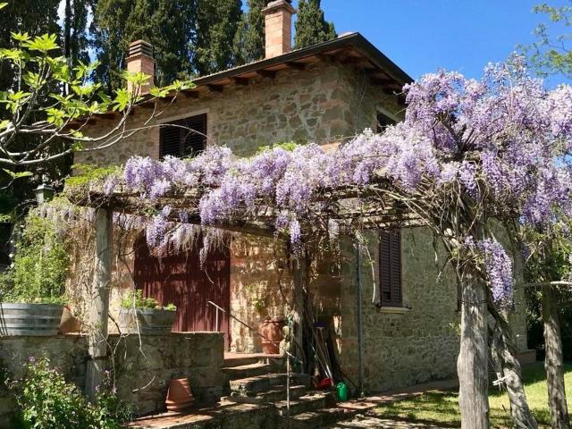 Case e ville in vendita di 240 m² in Località Volpaia